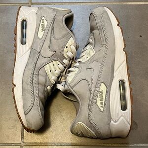 Nike air max in all grey